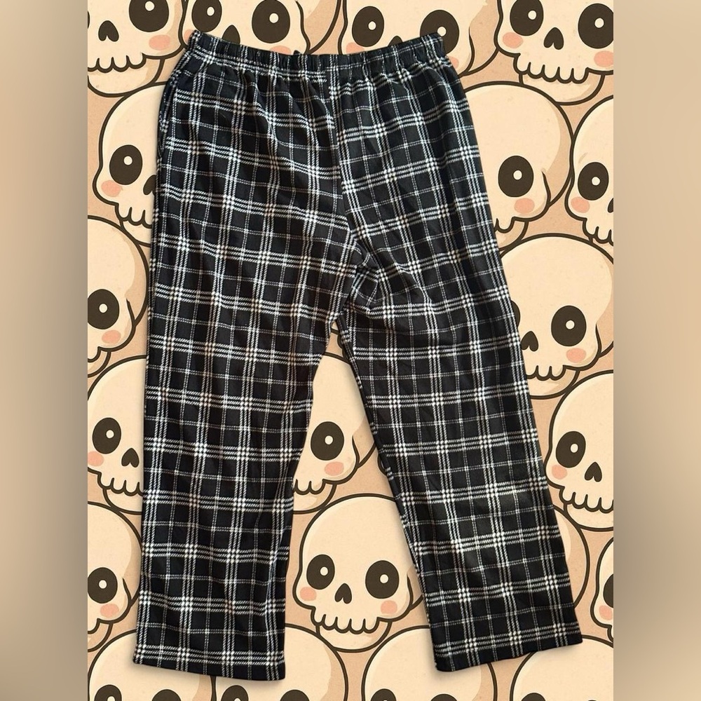 Men’s Plaid Pajama Bottoms - Black and White